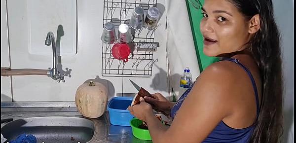  Tigresavip e atacada amarada na cozinha por o maniaco e obrigada a fazer sexo amarada